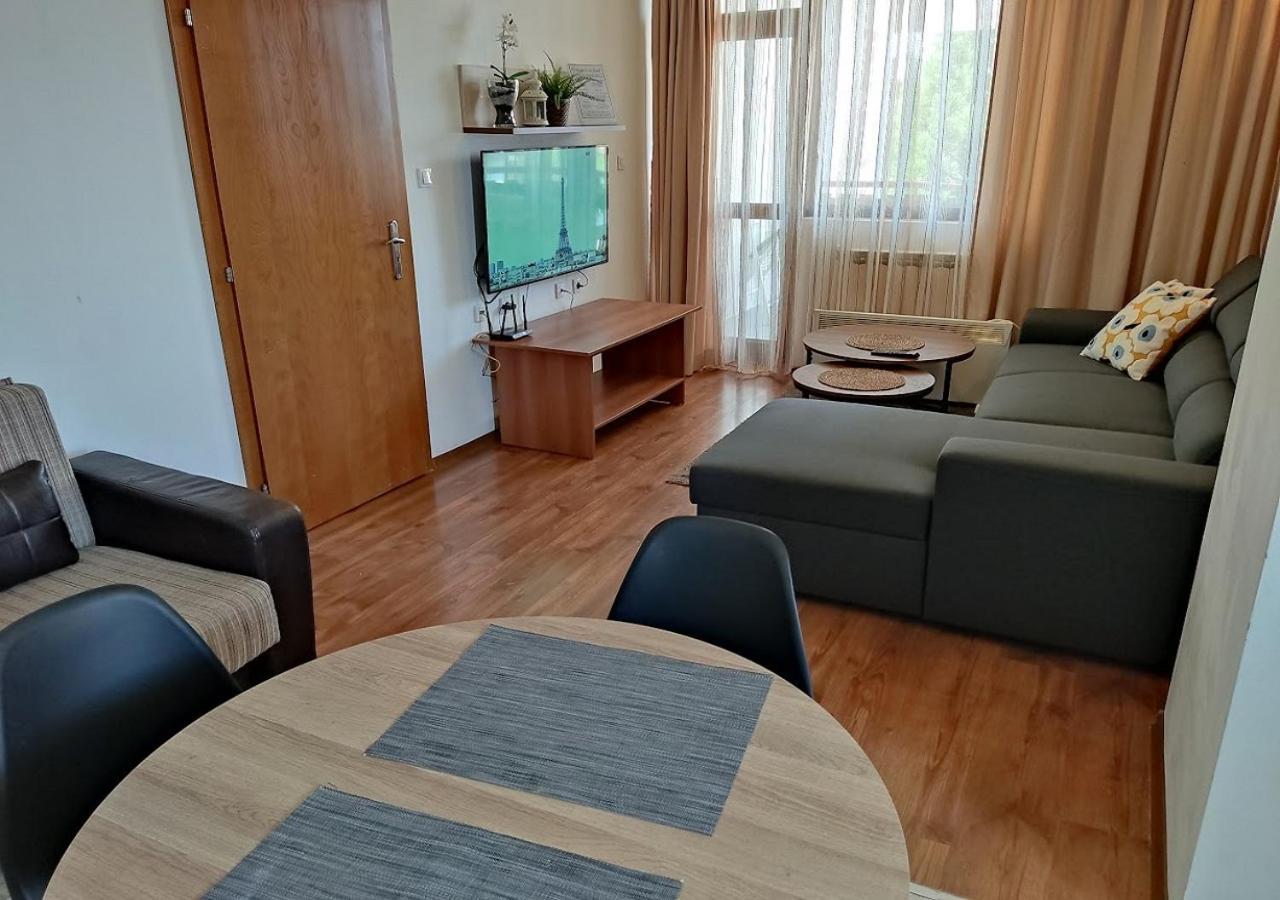 Family 2 Bed Apartment In Bansko Exterior photo